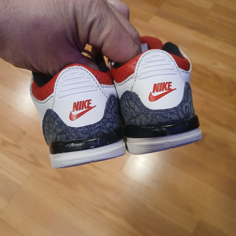 Jordan 3 Retro Fire Red Denim Lifestyle/Toddler Shoes Size 10C Unisex - Picture 4 of 12